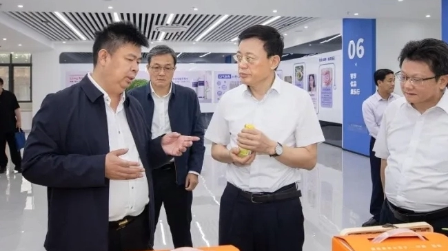 梅州市委书记马正勇调研华鸿生物，寄语企业做强做优大健康产业